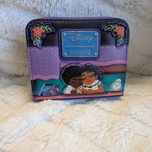 Loungefly Disney Encanto Madrigal Family Portrait Mini Backpack and Wallet set - Picture 8 of 10